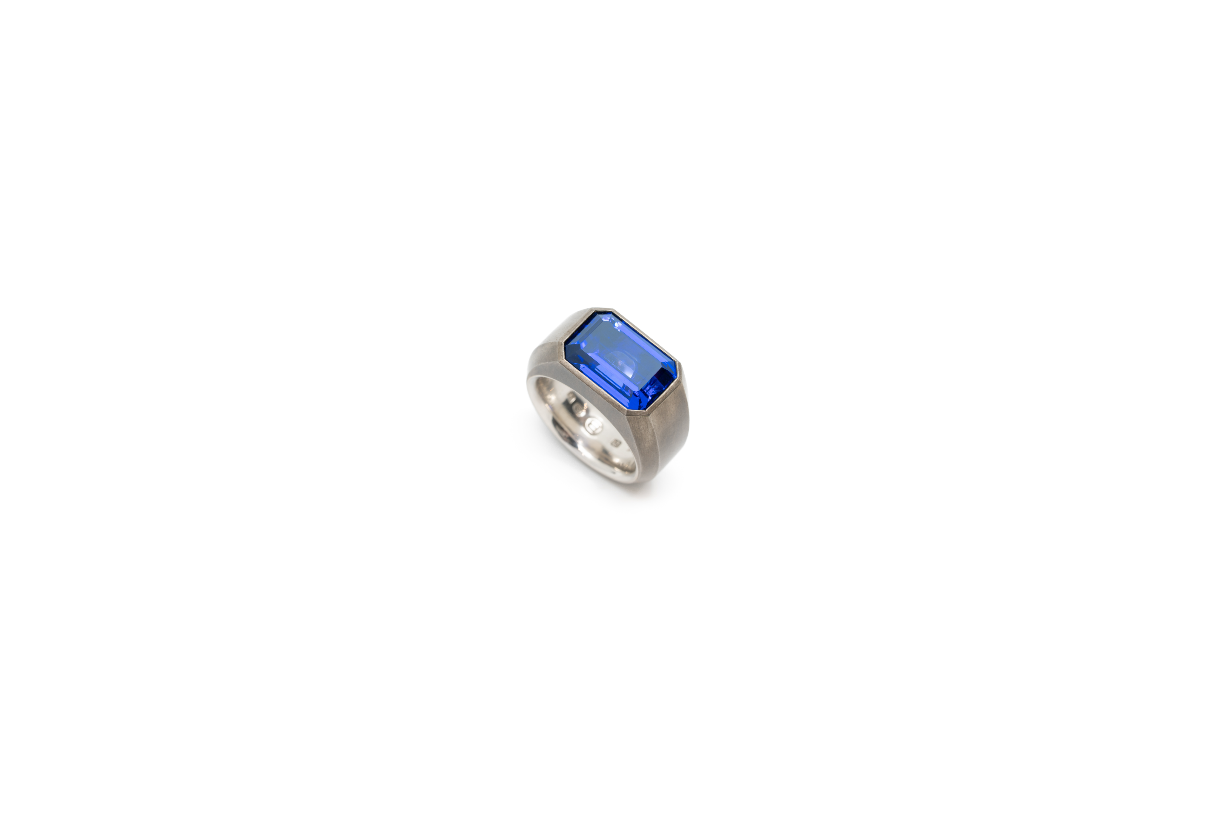 bronze – white gold